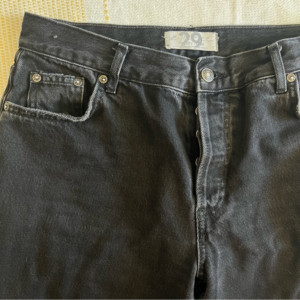 We The FREE PEOPLE Maggie Mid Rise Straight Leg Distressed Denim Black 29 - Picture 11 of 11